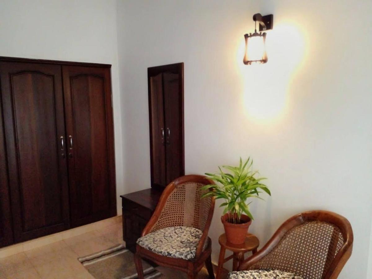 The Tourist Balcony Apartment Negombo Bagian luar foto