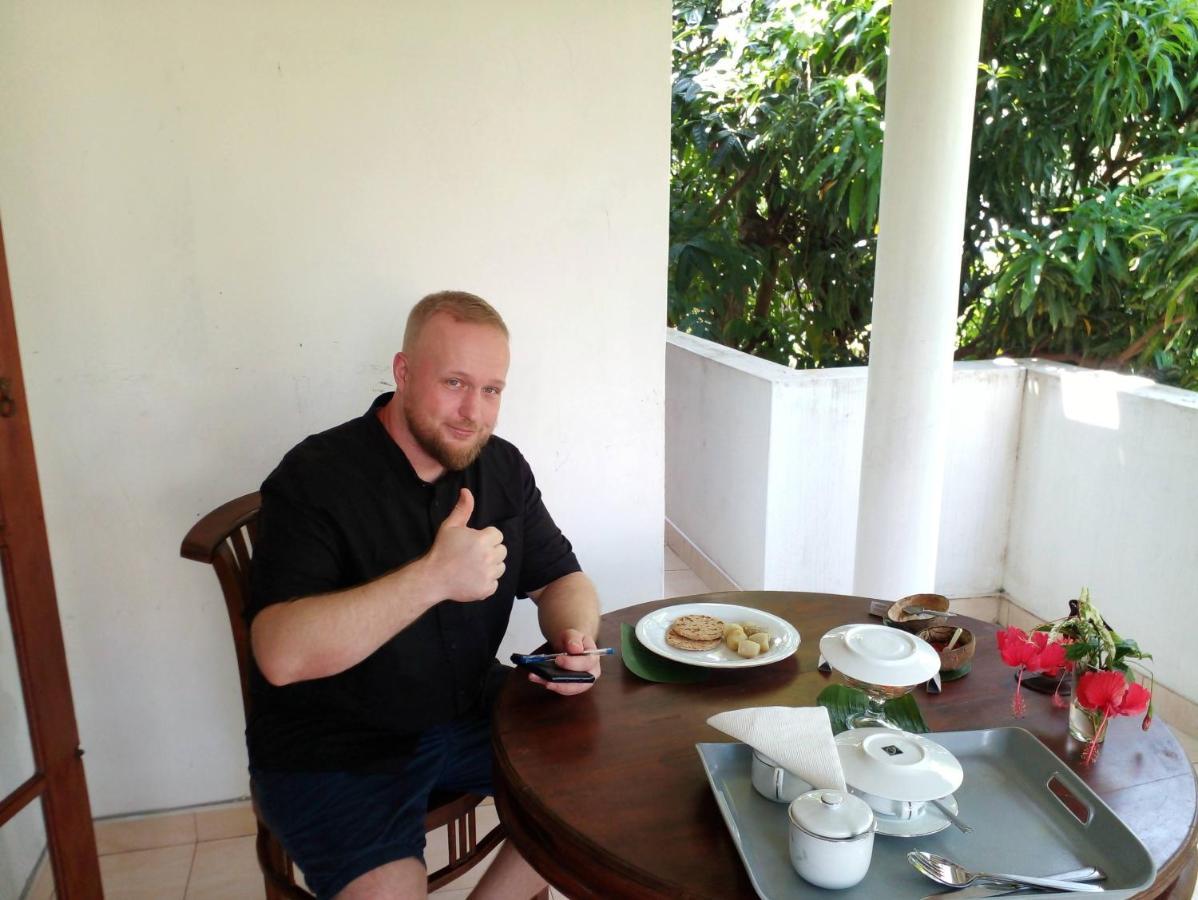 The Tourist Balcony Apartment Negombo Bagian luar foto