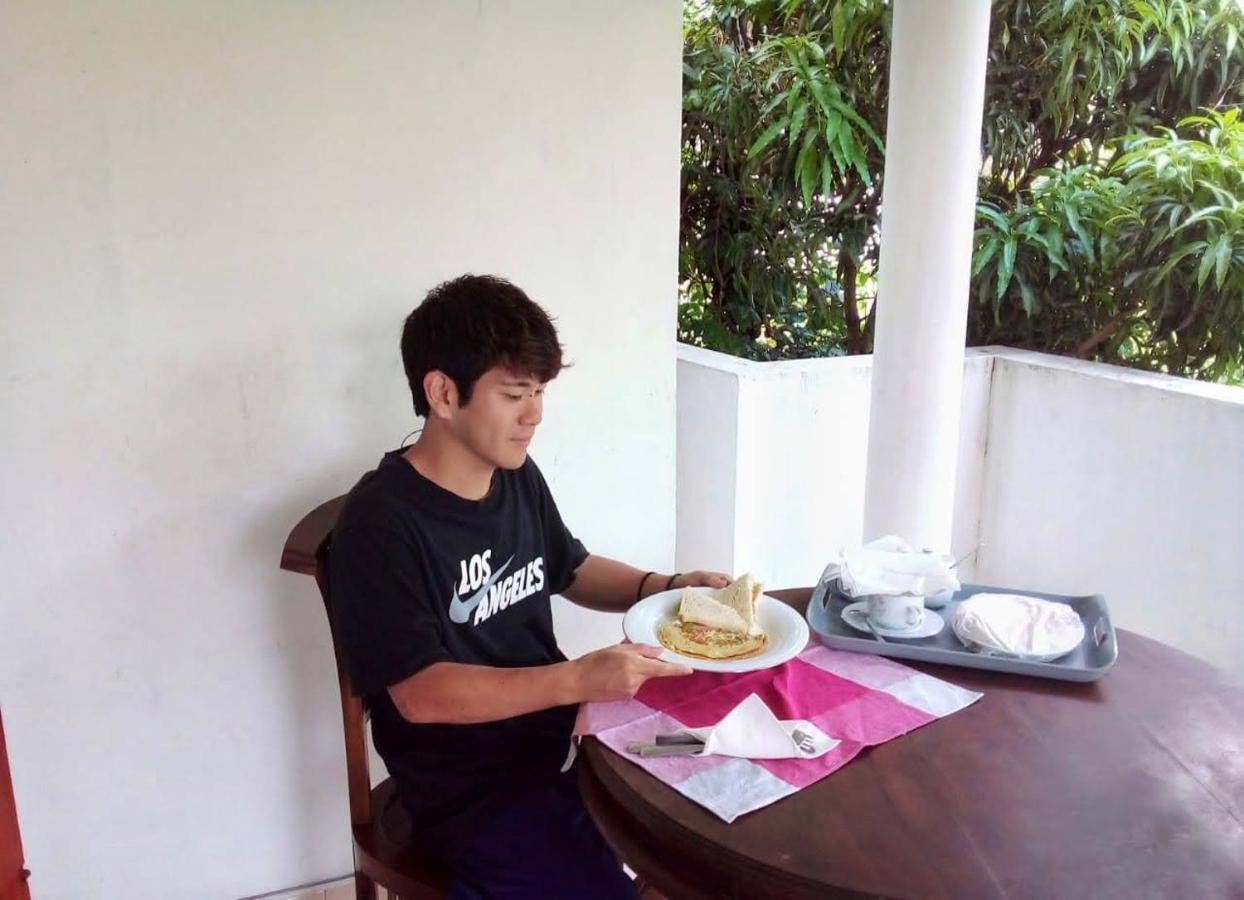 The Tourist Balcony Apartment Negombo Bagian luar foto