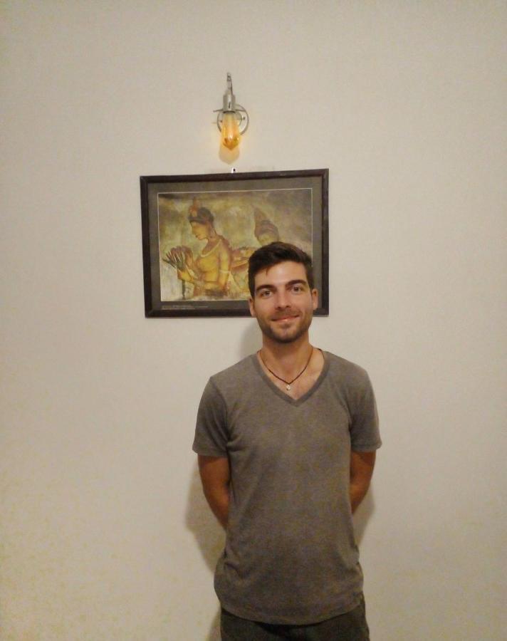 The Tourist Balcony Apartment Negombo Bagian luar foto