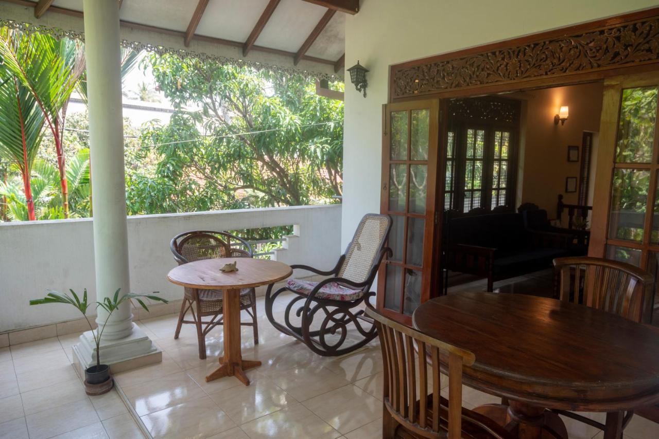 The Tourist Balcony Apartment Negombo Bagian luar foto
